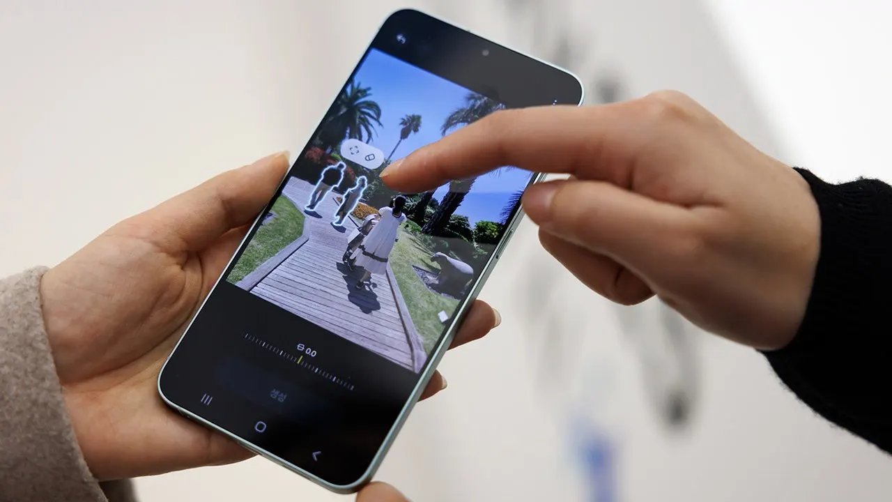 Here's some tips on how to organize photos with keywords on your phone