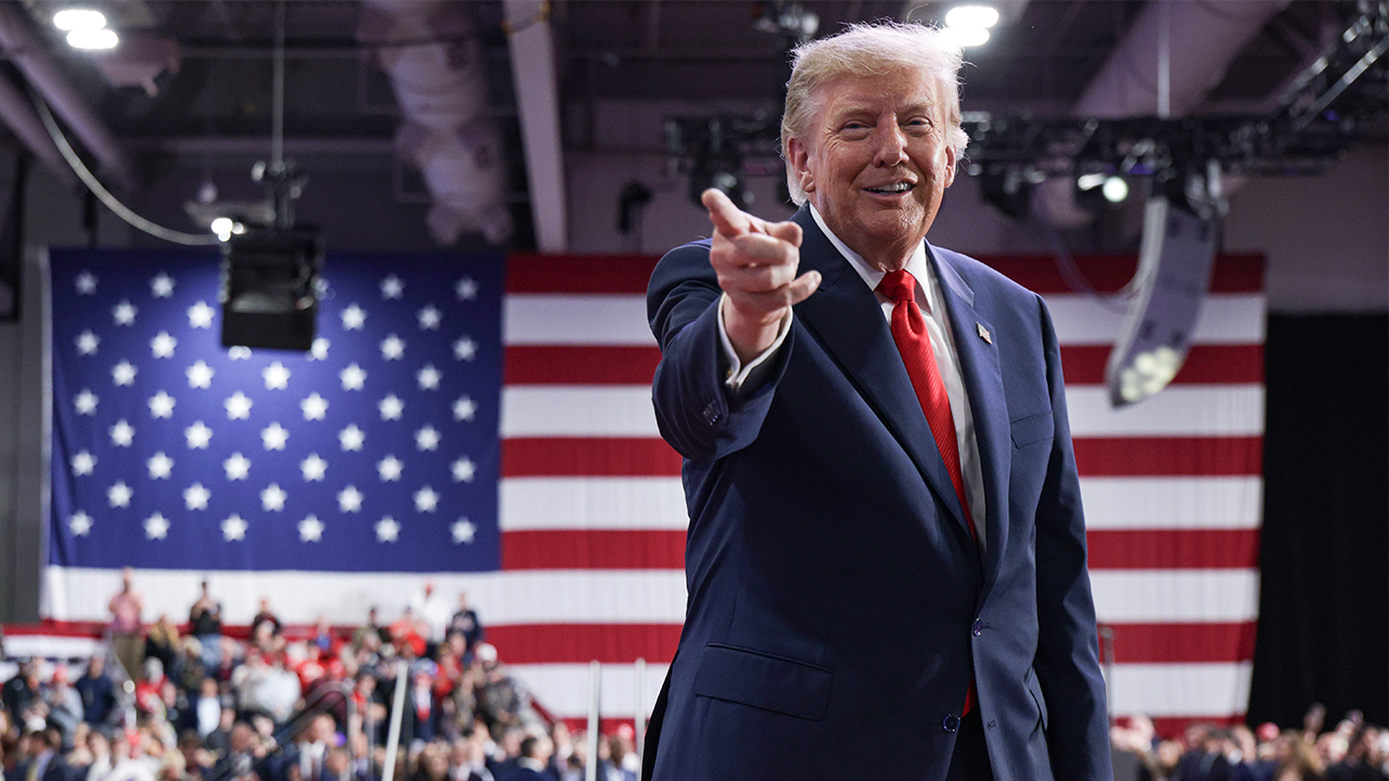 Kansas man mapped rooftops near Trump speech site, threatened to shoot president: DOJ
