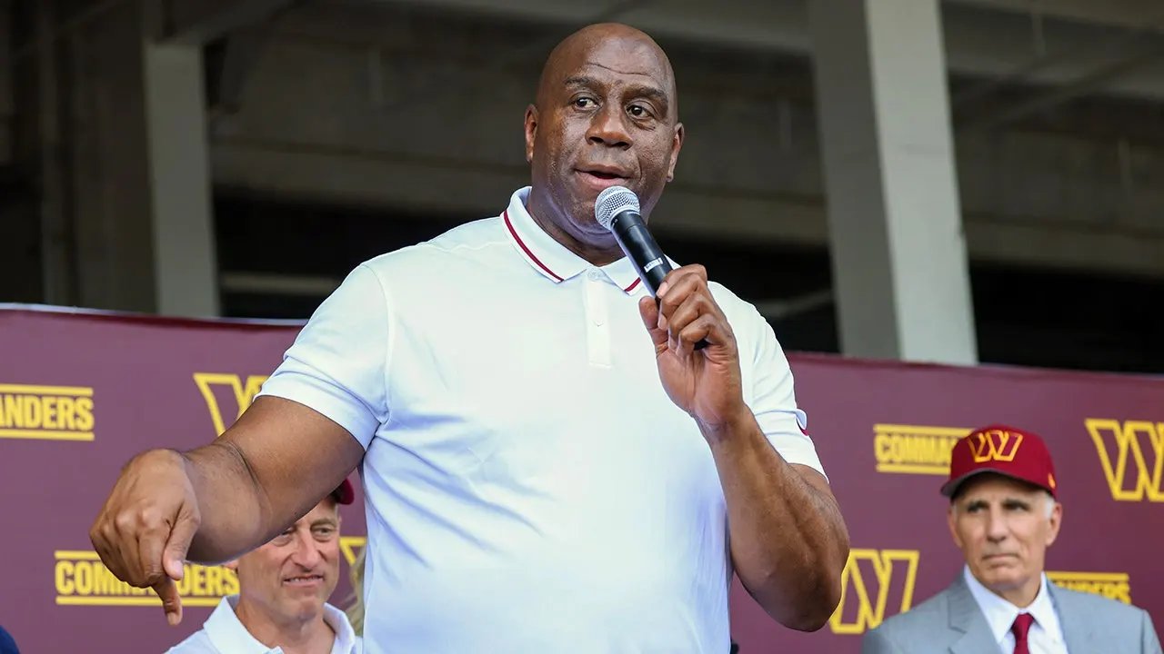 Magic Johnson makes rare critical post after Commanders' head-scratching tie against Giants