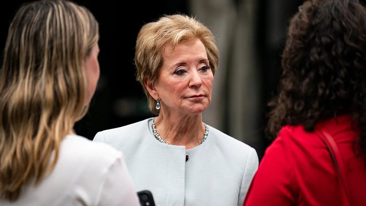 McMahon plans to 'fire' herself out of a job, striving to show Congress that the Dept of Ed is not needed