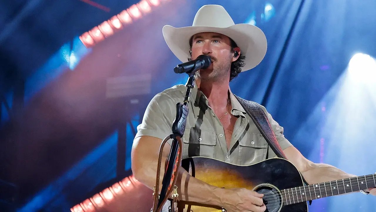 Riley Green's acoustic version of 'Bartender in Destin' goes viral on YouTube with fans loving it
