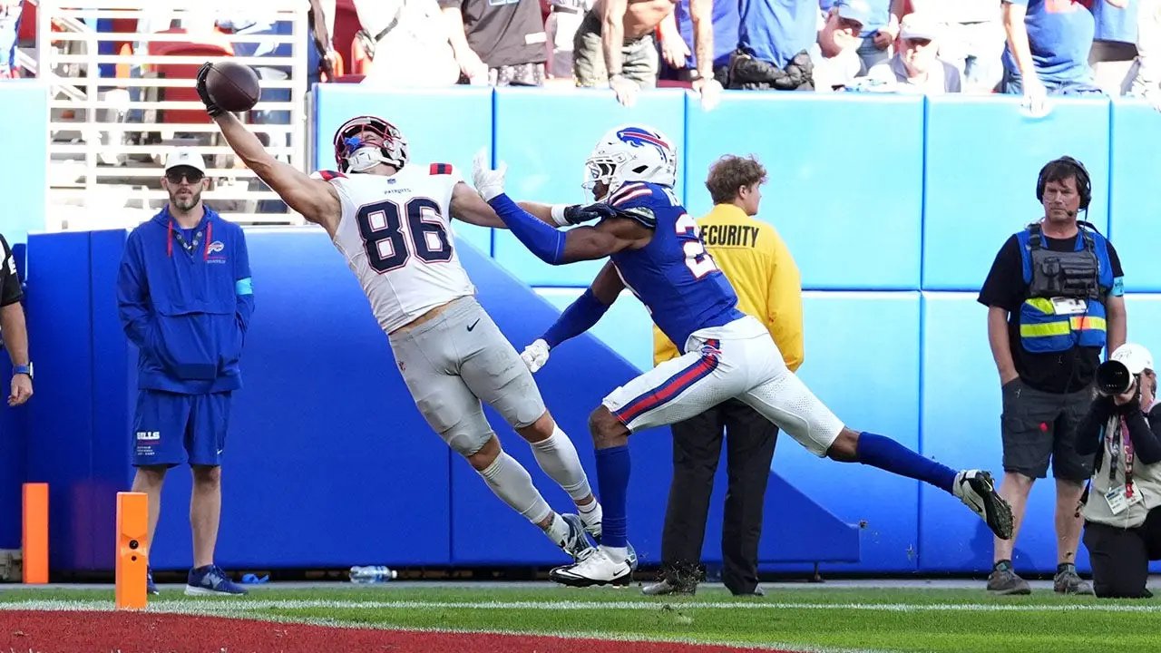 The Bills and Patriots are talking trash about each other and the verbal joust is very entertaining