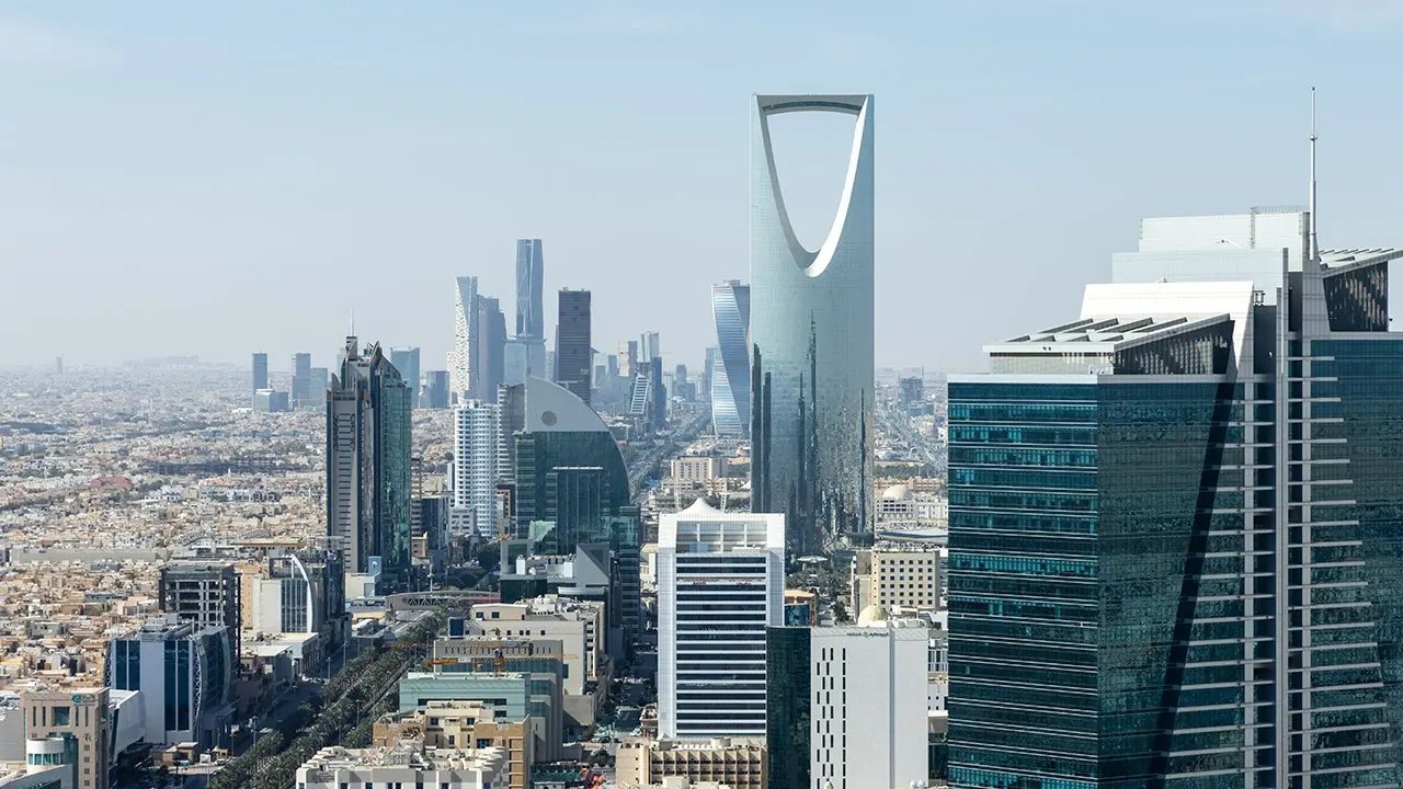 Travelers to hot spot sternly warned by State Department as officials deny wider Gulf shutdown