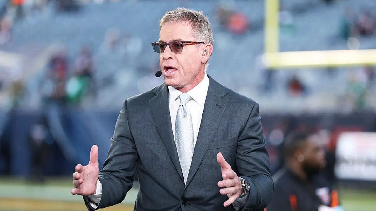 Troy Aikman stuns Michael Irvin with his reaction to two women swimming in his pool, NFL memes & a rogue whale