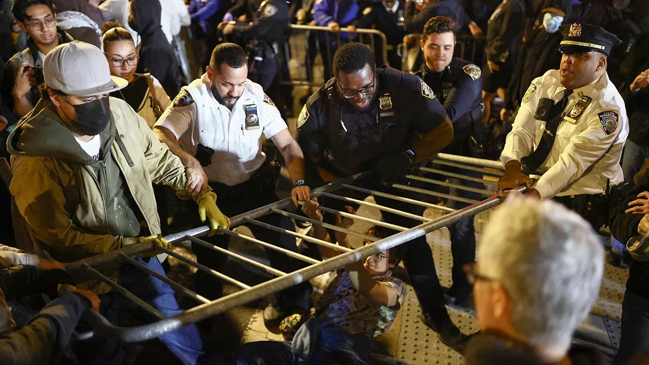 Unrest erupts in New York City after illegal immigrant shot by ICE agent and more top headlines