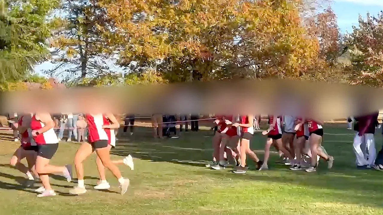 Washington HS girls blast male athlete participating in track meet: 'Don't think that that's right or fair'
